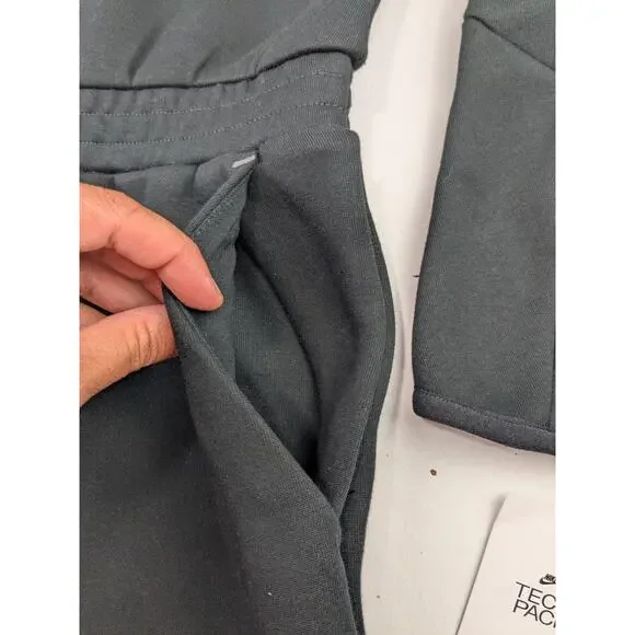 Nike Tech Fleece Black Dress - Girls 6
